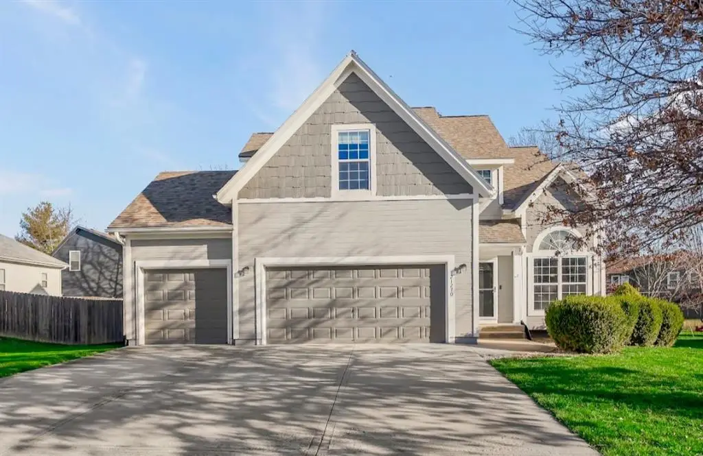 21270 W 227th Street, Spring Hill, KS 66083 - #1