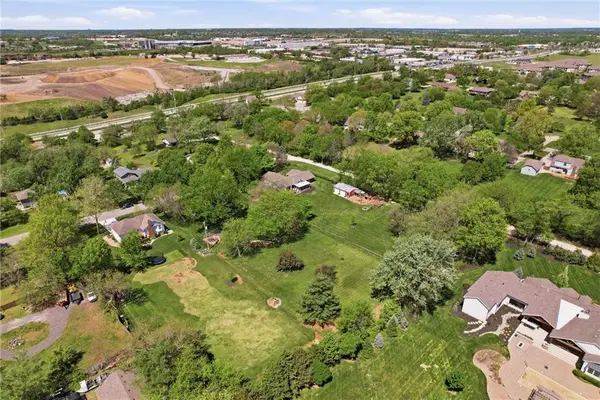 16537 Glenwood Street, Stilwell, KS 66085
