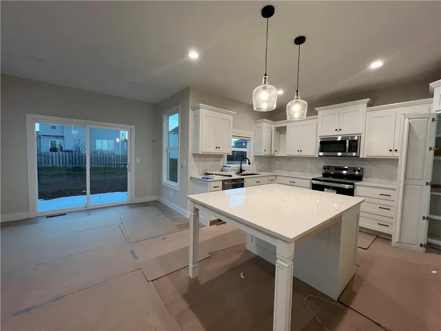 28407 W 161st Street, Gardner, KS 66030 - #2