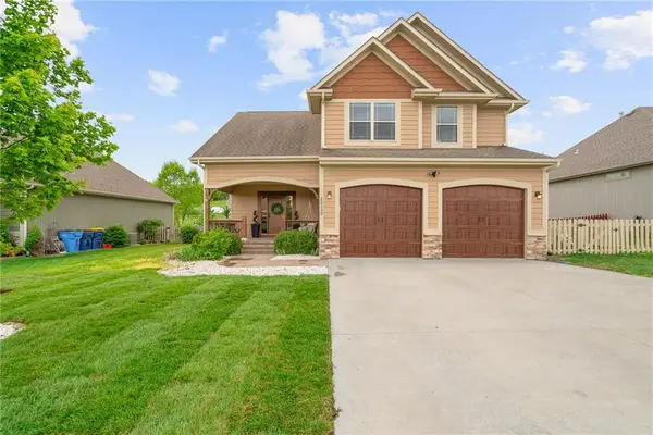 22359 W Cedar Street, Tonganoxie, KS 66086