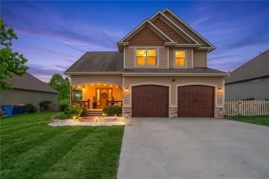 22359 W Cedar Street, Tonganoxie, KS 66086 - #2