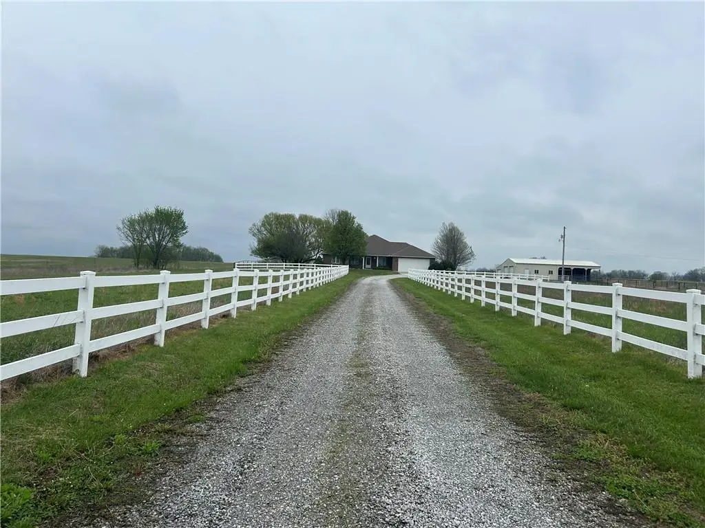 1379 NW M Highway, Clinton, MO 64735 - #1
