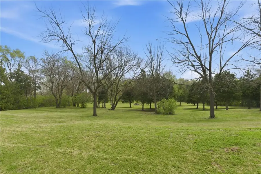 34372 169th Street, Leavenworth, KS 66048 - #3