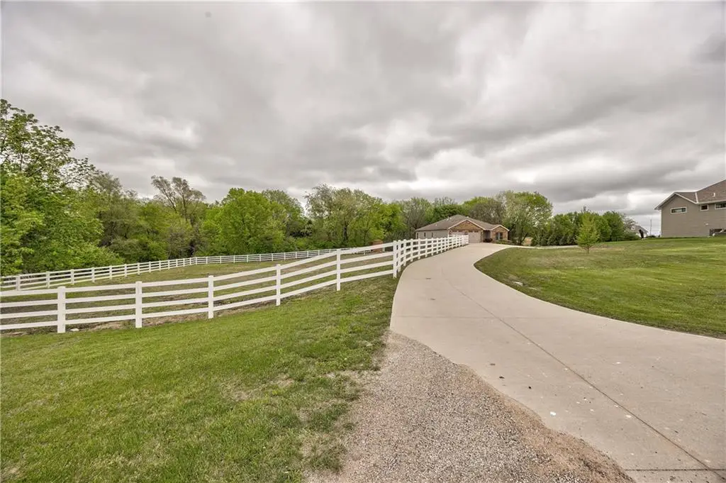 32564 204th Street, Leavenworth, KS 66048 - #1