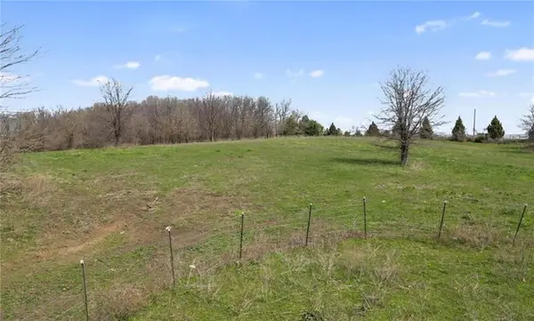46742 E 192nd Street, Richmond, MO 64085