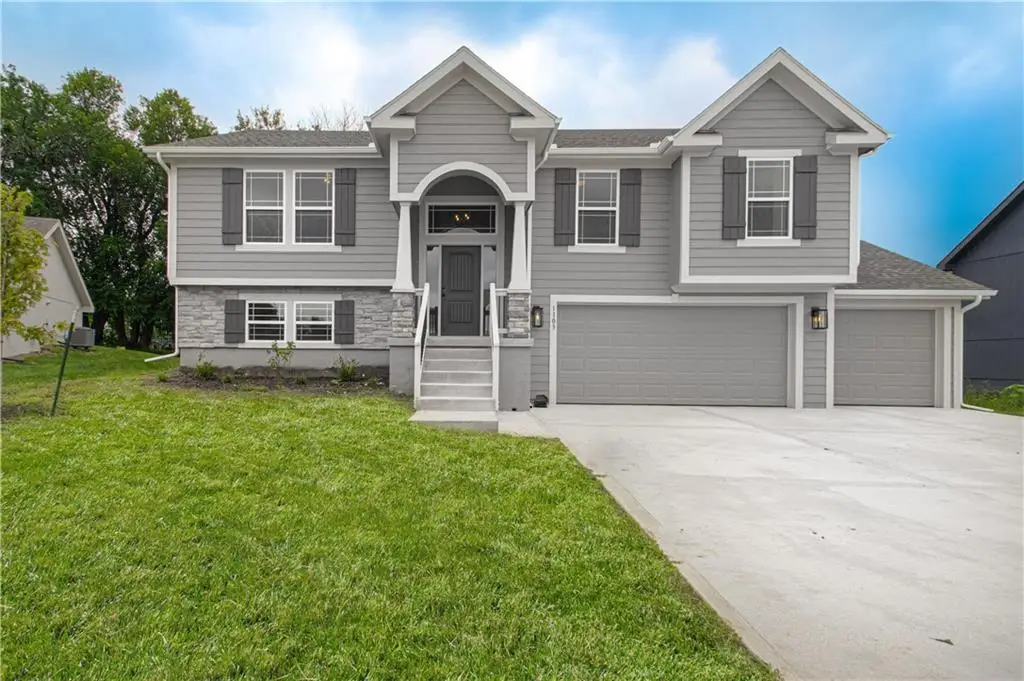 10139 N Poplar Avenue, Kansas City, MO 64156 - #1