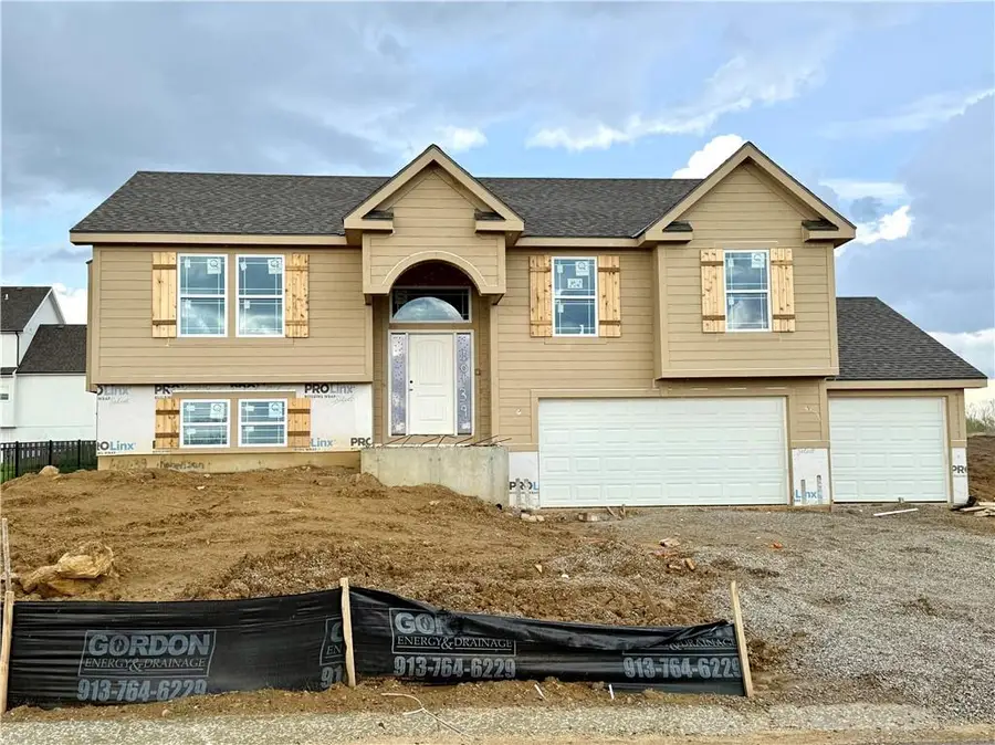 10139 N Poplar Avenue, Kansas City, MO 64156 - #2