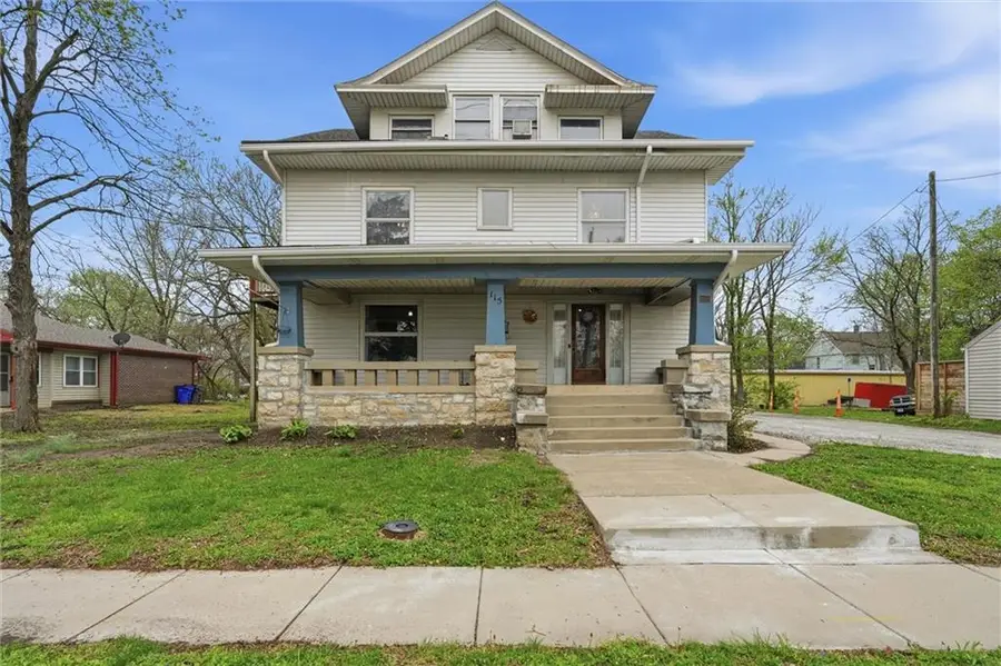 115 S Walnut Street, Olathe, KS 66061 - #2