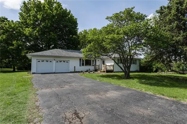3205 Shawnee Drive, Kansas City, KS 66106