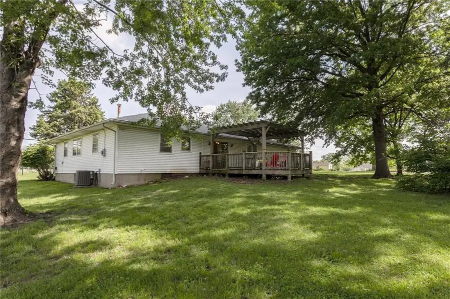 3205 Shawnee Drive, Kansas City, KS 66106 - #3