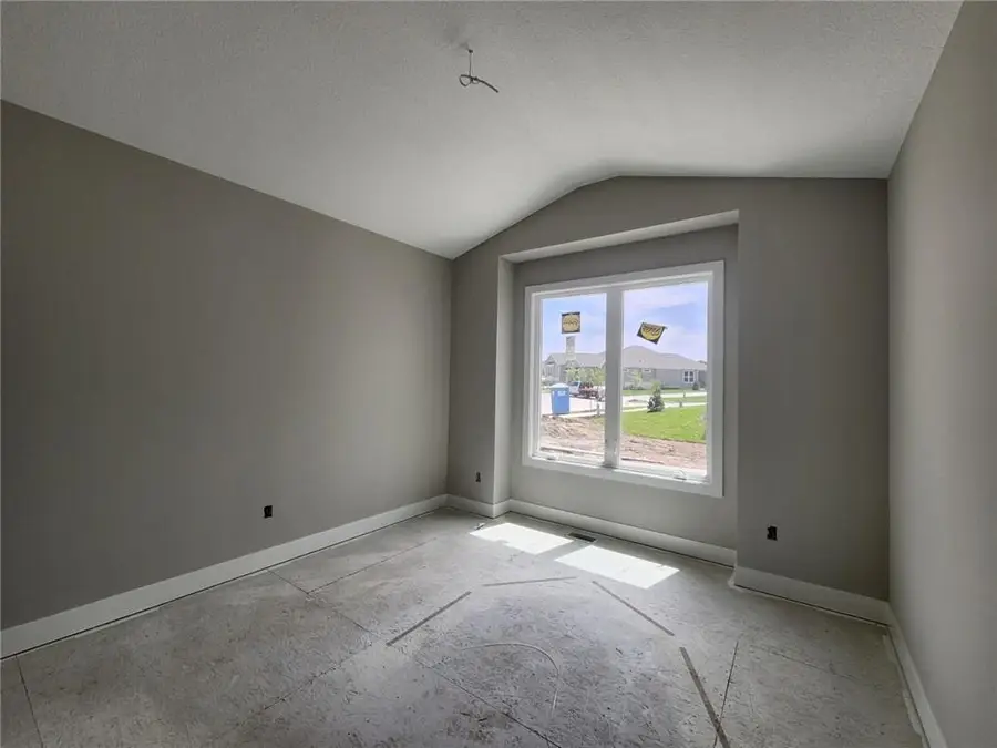 11516 S Olathe View Road, Olathe, KS 66061 - #2