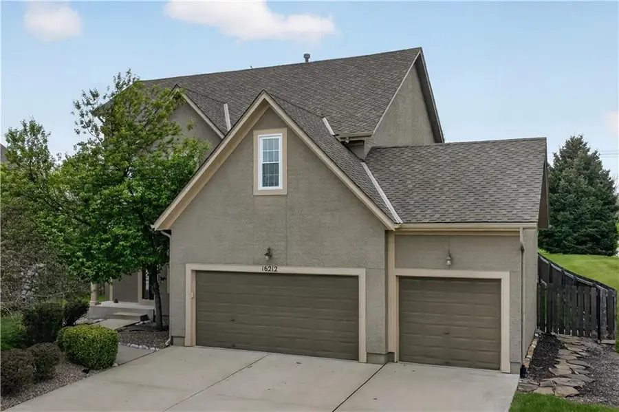 16212 S Bradley Drive, Olathe, KS 66062 - #2