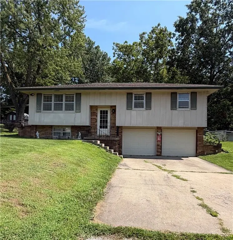 2607 NW Powderhorn Drive, Kansas City, MO 64154 - #1