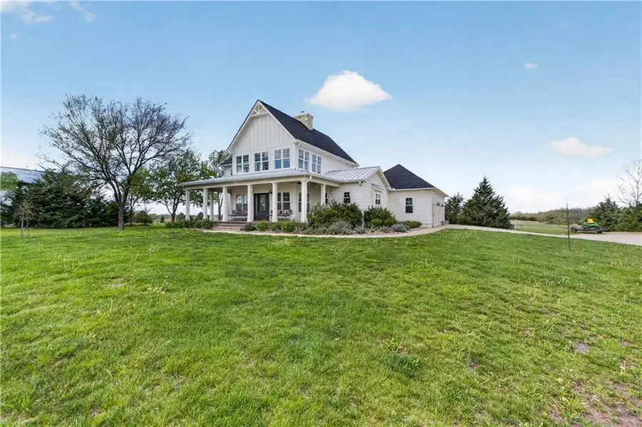 17270 Stillwell Road, Bonner Springs, KS 66012 - #2
