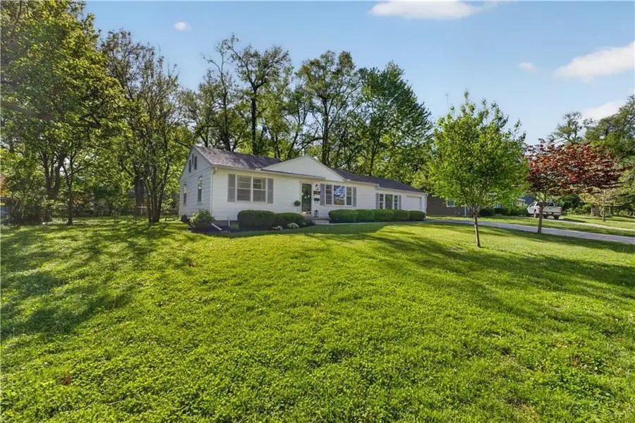 8924 Hardy Street, Overland Park, KS 66212 - #3