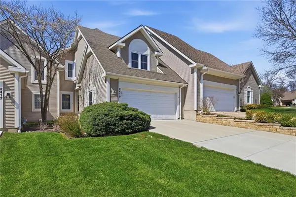 2419 W 137th Place, Leawood, KS 66224