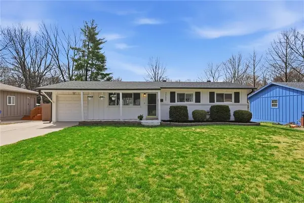 7721 W 65th Street, Overland Park, KS 66202