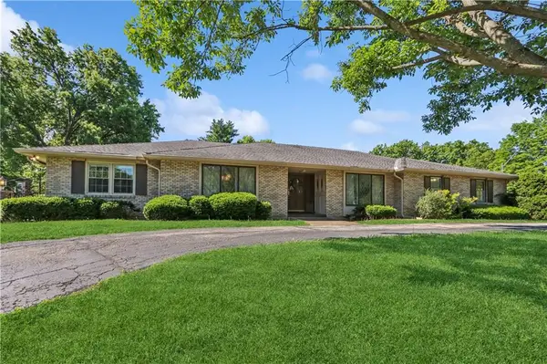 911 W 111th Terrace, Kansas City, MO 64114