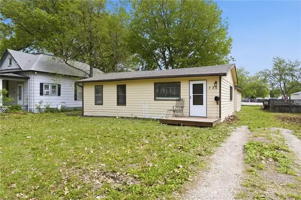 735 S Willow Street, Ottawa, KS 66067