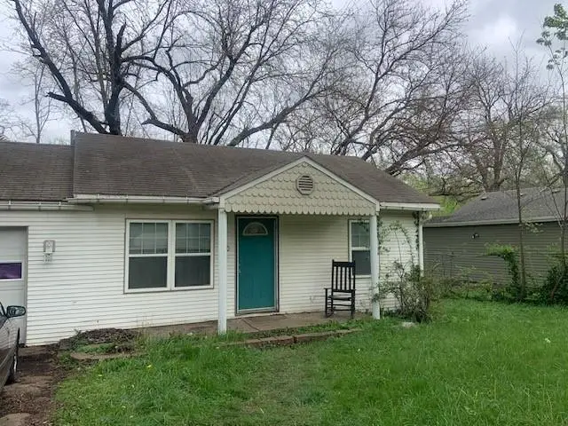 200 W 83rd Terrace, Kansas City, MO 64114 - #1