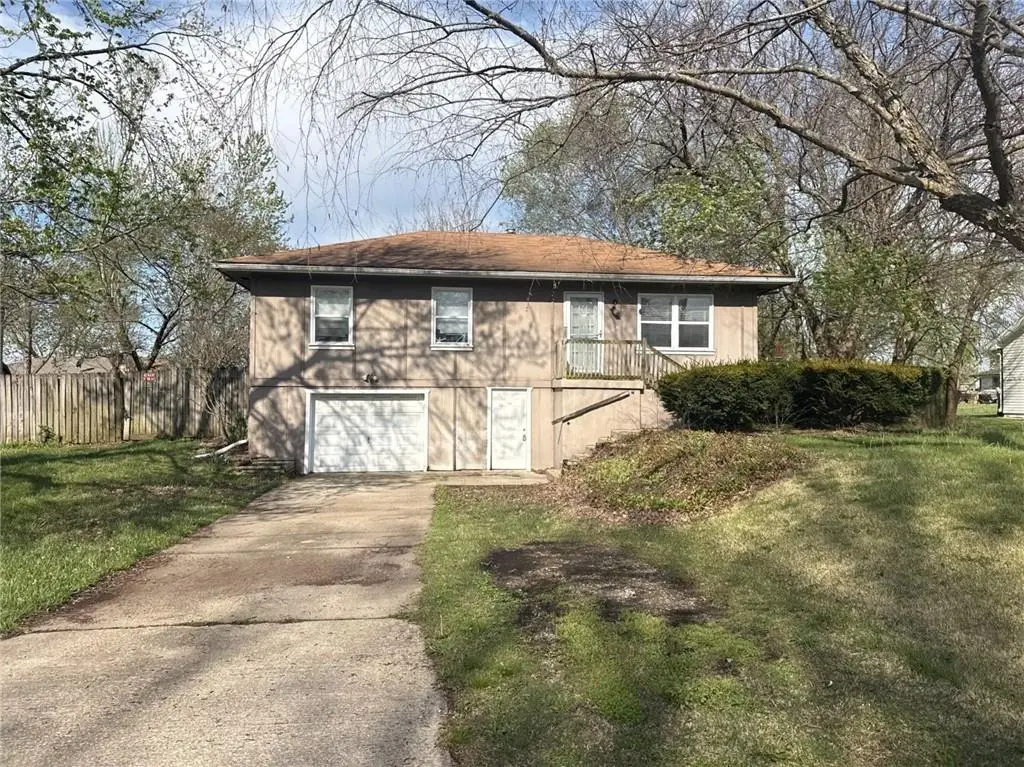 814 S High Street, Butler, MO 64730 - #1