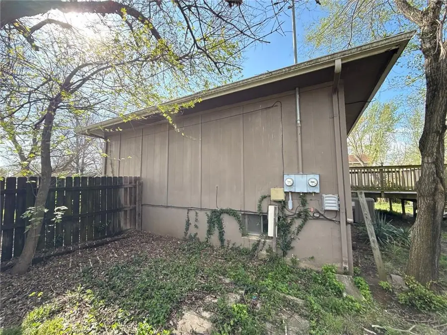 814 S High Street, Butler, MO 64730 - #3