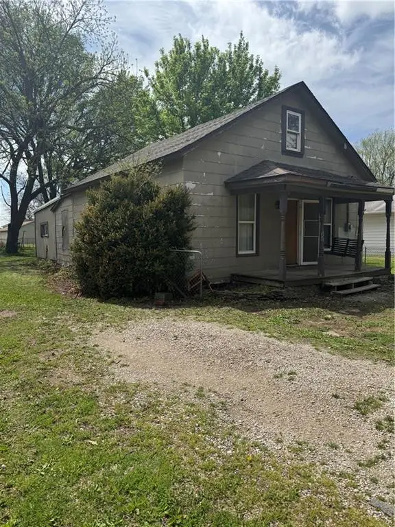 614 W 7th Avenue, Garnett, KS 66032