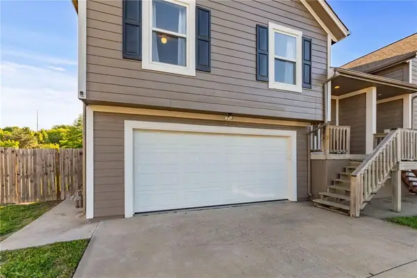 316 Creekside Court, Gardner, KS 66030