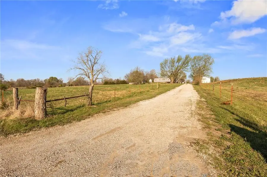 10059 B Highway, Windsor, MO 65360 - #2