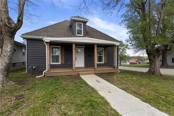 10 W Broadway Street, Higginsville, MO 64037
