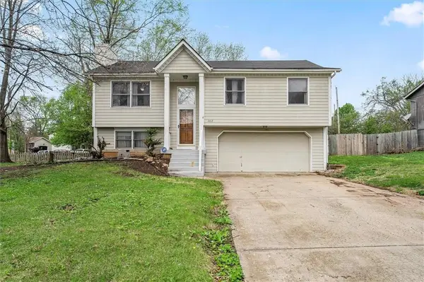 8812 Golden Lane, De Soto, KS 66018