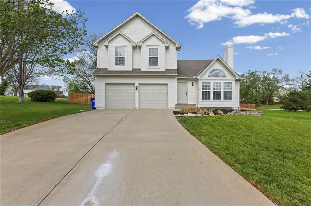 12155 S Tallgrass Drive, Olathe, KS 66061 - #1