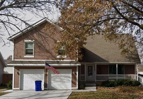 14708 S Navaho Drive, Olathe, KS 66062