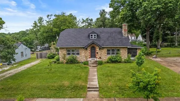 7426 Wayne Avenue, Kansas City, MO 64131