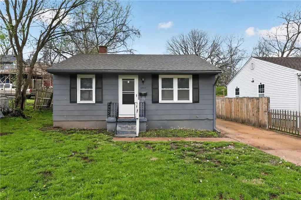 5842 Bellefontaine Avenue, Kansas City, MO 64130 - #1