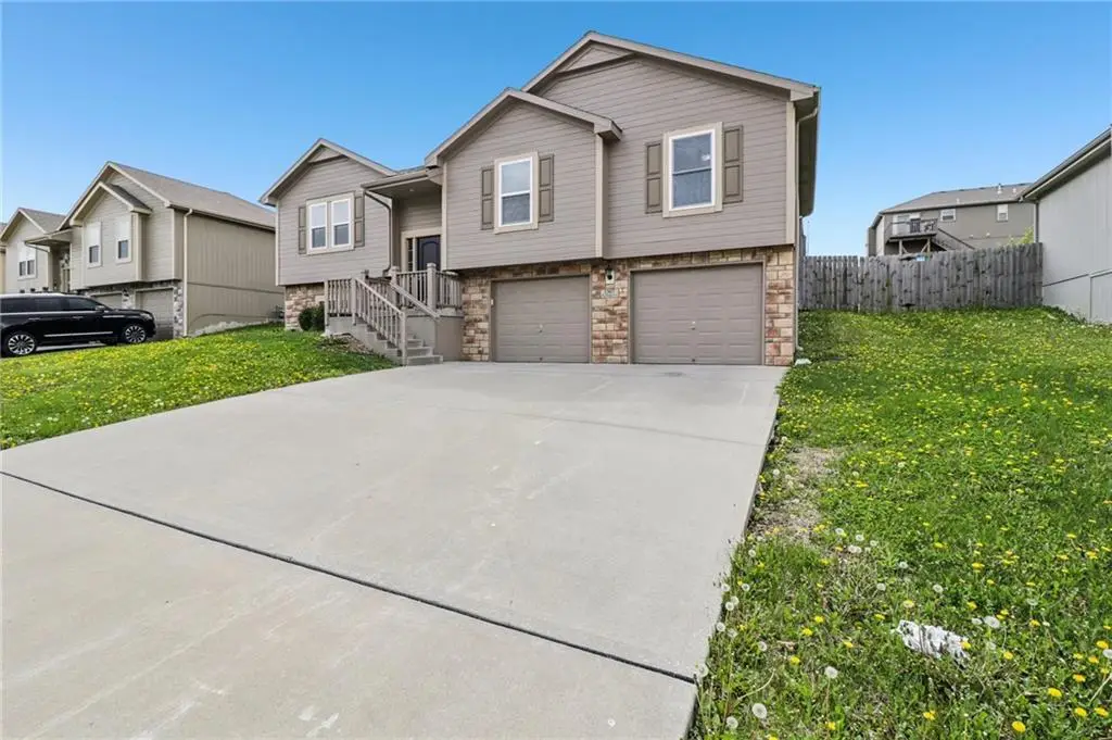 1307 NW Hilltop Lane, Grain Valley, MO 64029 - #1