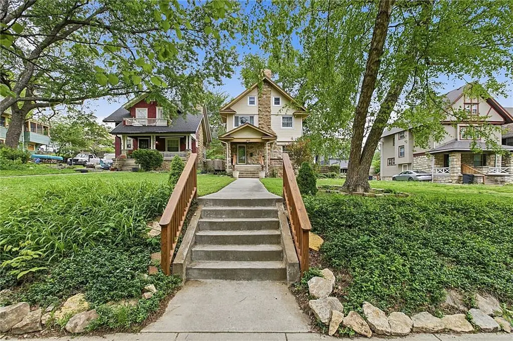 3925 Manheim Road, Kansas City, MO 64110 - #1
