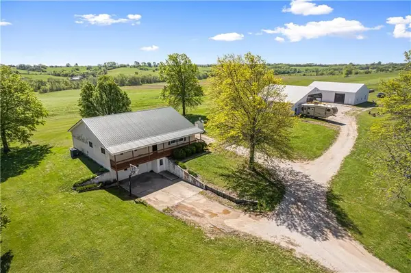 7724 Calvary Hill Road, Odessa, MO 64076