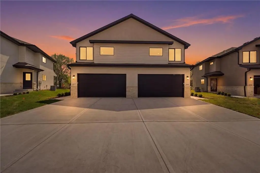 216-218 NW Orchard Court, Lees Summit, MO 64063 - #1