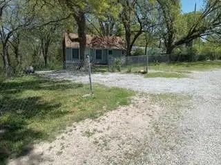 6800 Blue Parkway, Kansas City, MO 64129