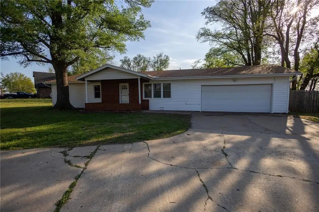 2411 Grand Lane, Independence, KS 67301 - #1