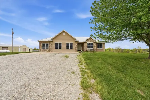 6520 Malcolm Lake Road, Edgerton, MO 64444