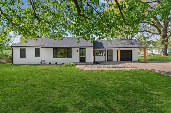 405 W 6th Street, Carrollton, MO 64633