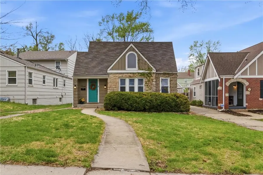 7244 Baltimore Avenue, Kansas City, MO 64114 - #2