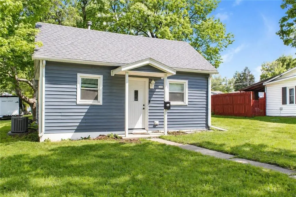 220 W 6th Street, Cameron, MO 64429 - #1