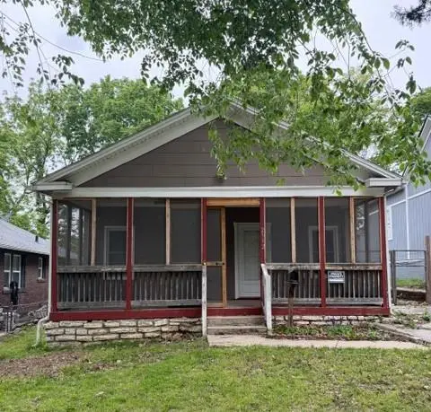 2512 Everett Avenue, Kansas City, KS 66102 - #1