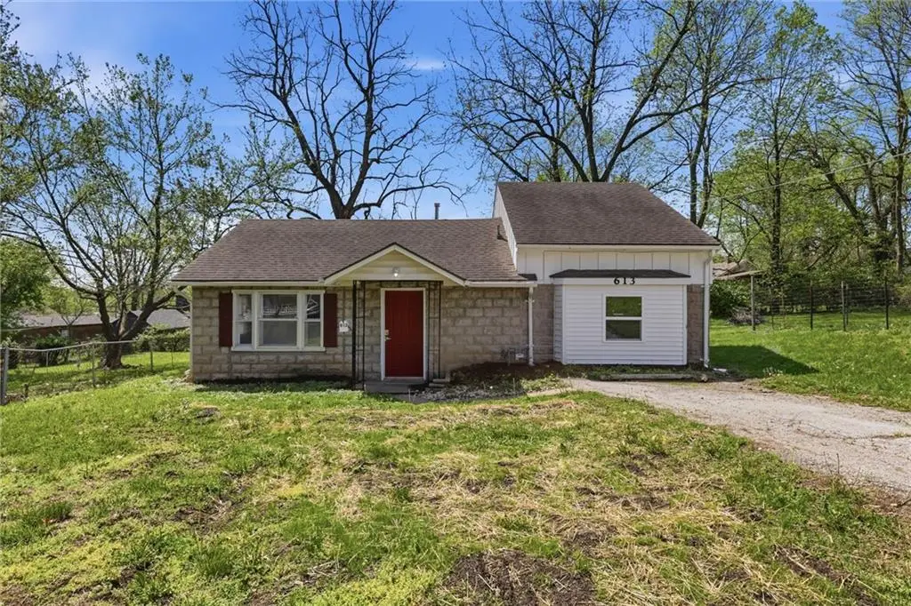 613 E Kansas Avenue, Independence, MO 64050 - #1