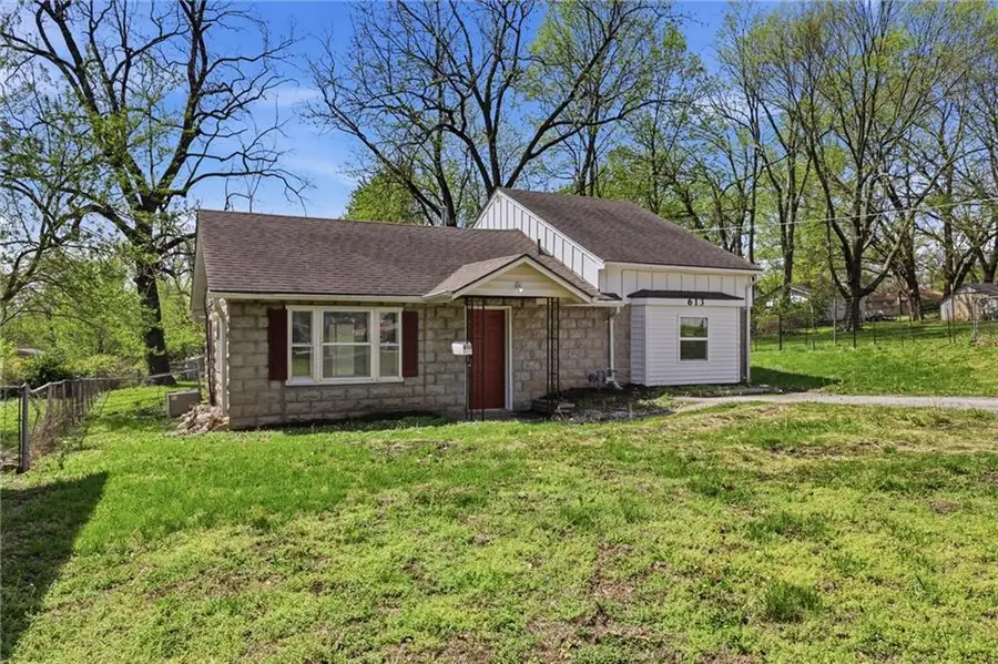 613 E Kansas Avenue, Independence, MO 64050 - #3