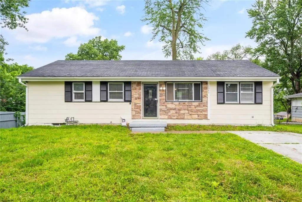 10905 E 47th Street, Kansas City, MO 64133 - #1
