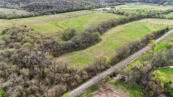 LOT 4 Nila Estates Donahoo Road, Tonganoxie, KS 66086